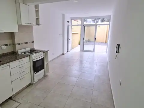 Depto Tipo Casa en Alquiler de 2 ambientes