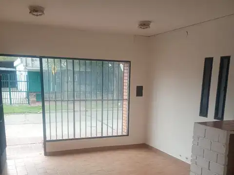 Local en Alquiler en La Florida, $ 400.000