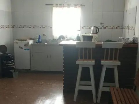 Casa 4 ambientes con 1 baño
