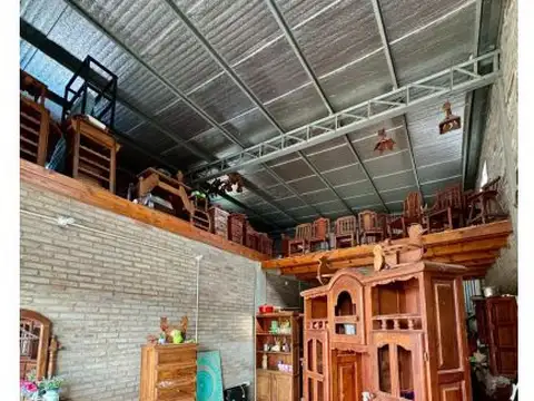 VENTA de galpón con oficina y local comercial - San Juan 1600