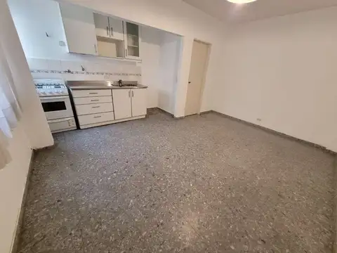 Alquiler de depto dos ambientes en Wilde Centro