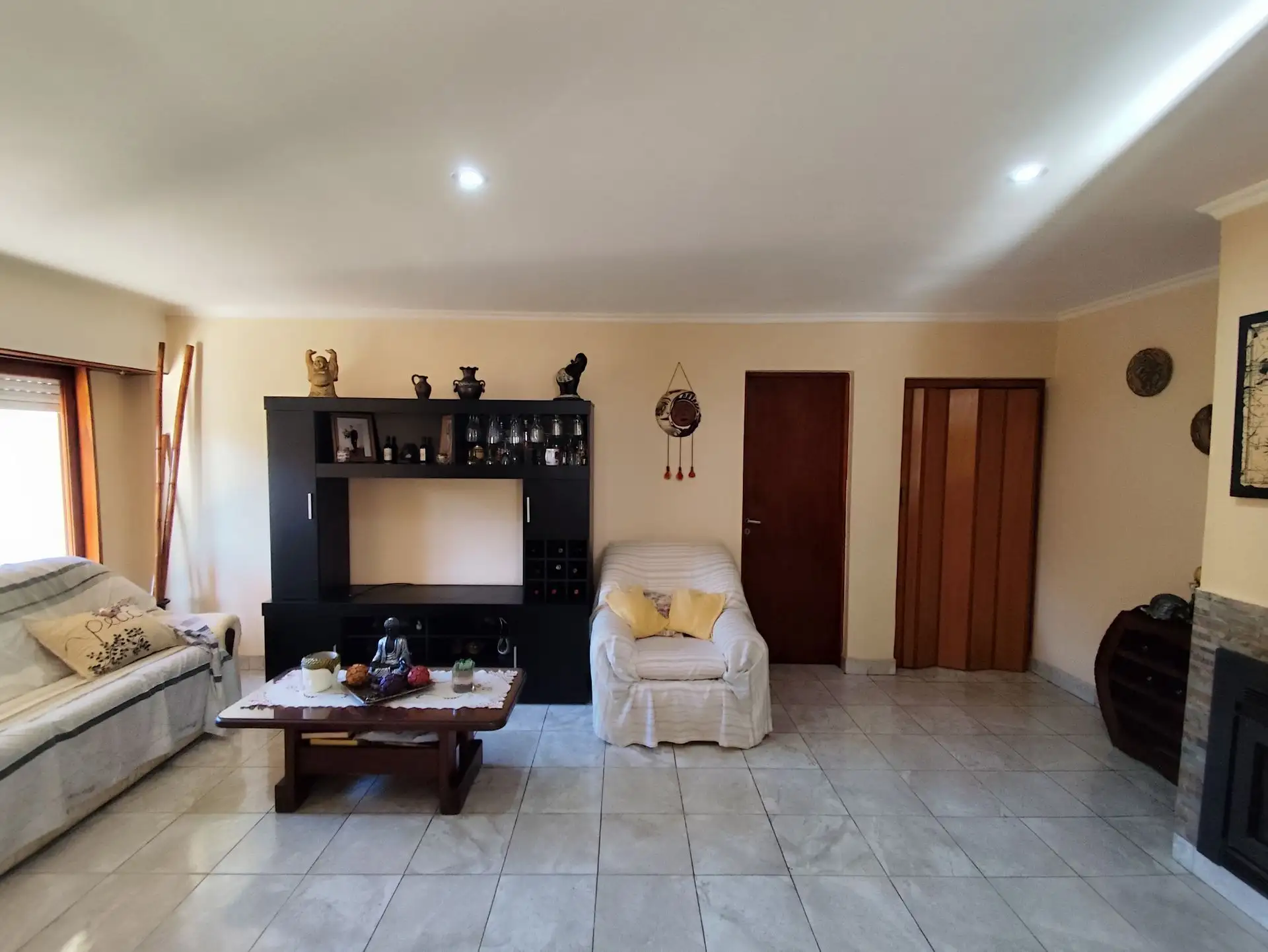 Moderna Casa 4 Amb con Quincho y Gran Parque