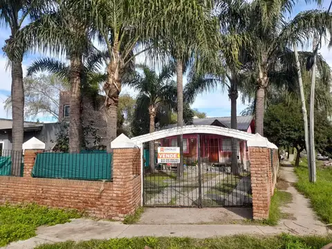 CASA EN VENTA DE 3 AMBIENTES CON JARDIN EN PILAR - PERMUTA Y APTO CREDITO  