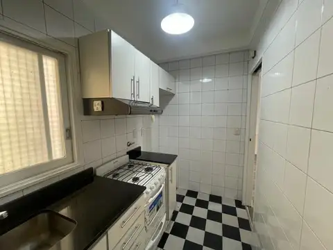 SEMIPISO 3 AMBIENTES SUPER LUMINOSO CON BAULERA 