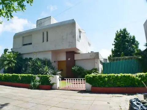 Casa - Venta - Argentina, VILLA SARMIENTO - ESTANISLAO DEL CAMPO 871