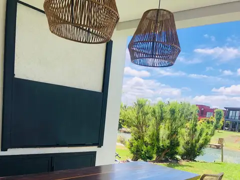 Casa 6 ambientes con 3 baños