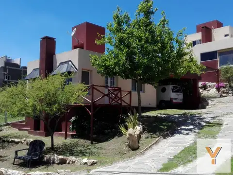 Edificio Comercial venta 6 cabañas 6 dormitorios 7 baños -  2700mts2 totales - Villa Carlos Paz