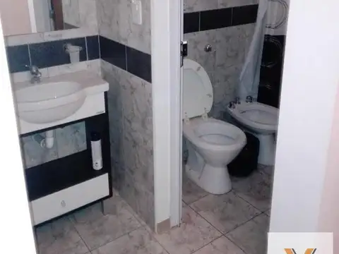 Oficina en Venta con 5 cocheras