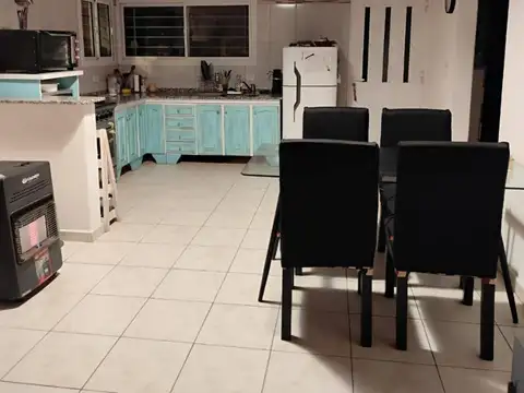 Casa en Venta con 3 cocheras