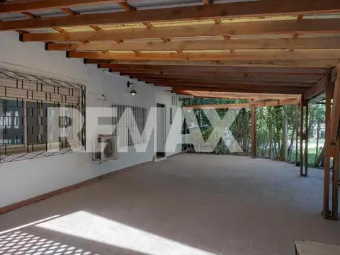 Casa en Venta con 3 cocheras