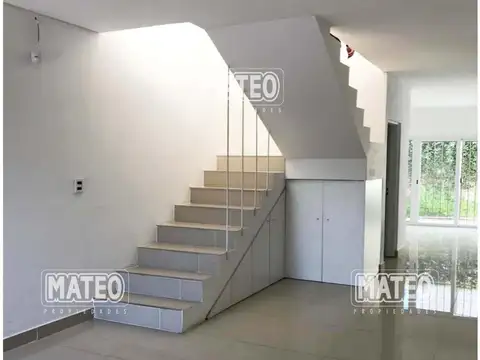 Excelente Diseño Muy Funcional.