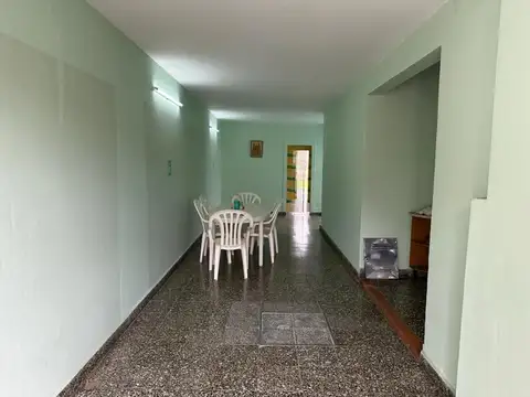 Hermosa casa en Barrio Ferroviario de Longchamps