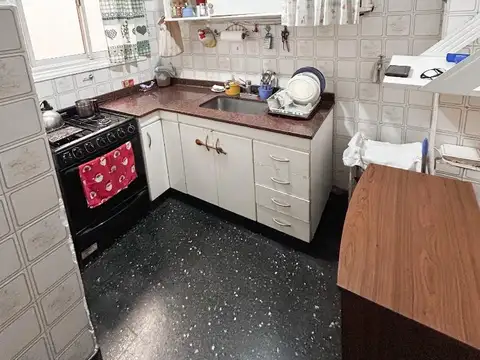 Carabobo 100 , Piso 2