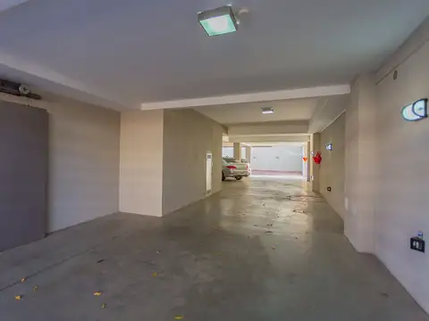 Cocheras en venta en Parque Chacabuco.
