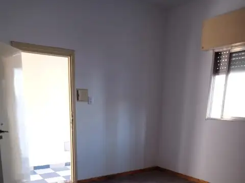 Departamento en Alquiler en Lomas Del Mirador, $ 380.000