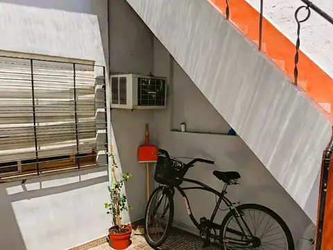 Depto Tipo Casa en Venta en Lanus Oeste, USD 80.000