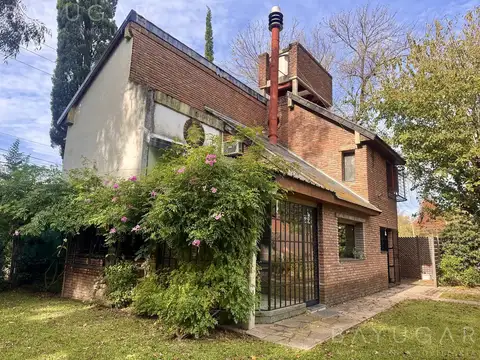 Casa en Venta en Los Robles del Monarca, USD 225.000