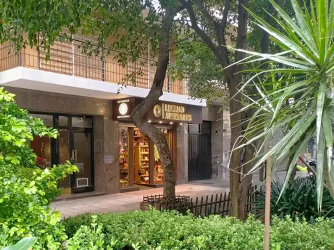 Departamento Recoleta Av Quintana (ancha) en venta al frente 2/3 dorm   depemdencias bcon lindo !