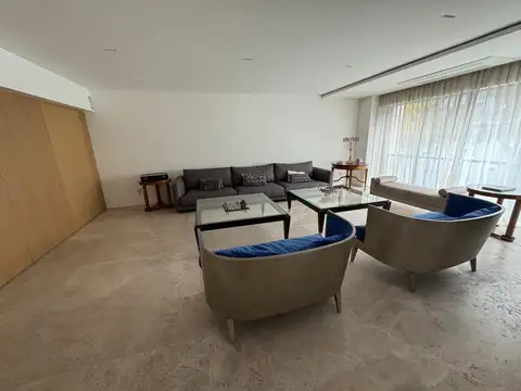 Casa 6 ambientes con 5 baños