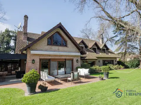Casa en Venta en Olivos Golf Club, USD 1.200.000
