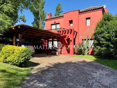 CASA EN VENTA 5 AMBIENTES EN HARAS MARIA ELENA