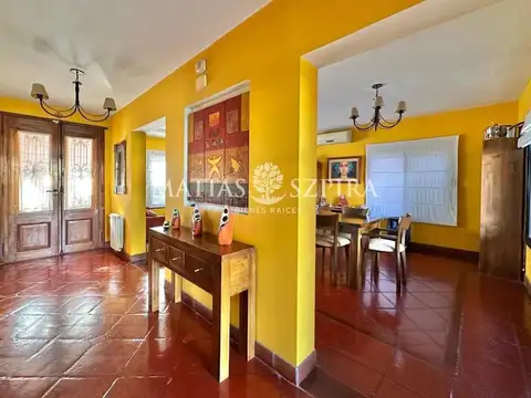 Casa 5 ambientes con 2 baños