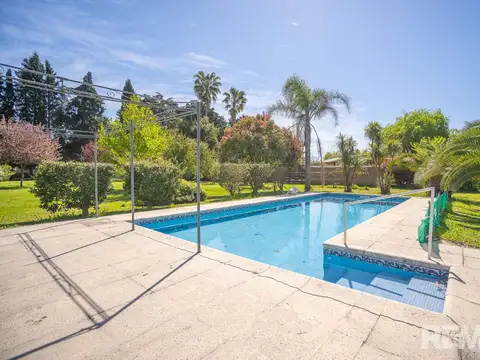 Venta casa 4 ambientes pileta en Comarca del Sol