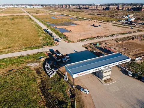 Excelente Parque Industrial en Hudson  sobre Autopista Bs As - La Plata. Lotes desde 2000 m2.