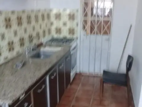 Depto Tipo Casa en Alquiler en El Palomar, $ 650.000