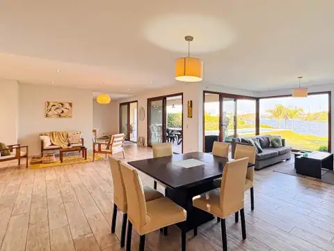 Casa en Alquiler de 4 dormitorios