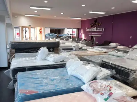 Local en Alquiler Via Pública