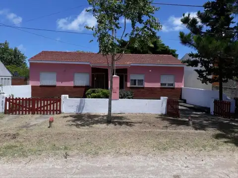 CASA EN VENTA EN LAS TONINAS - 4 DORMITORIOS
