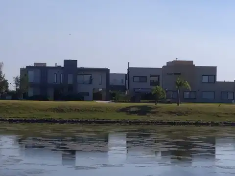 Terreno en Venta 24  mts Fondo