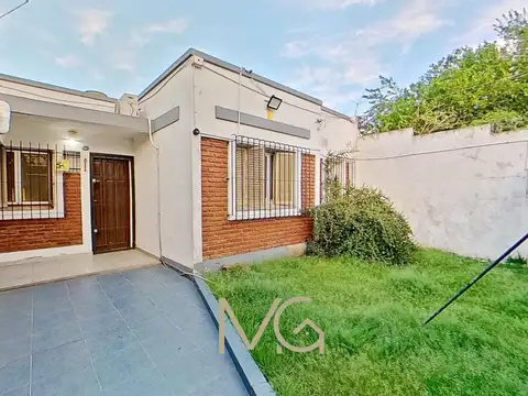 VENTA Casa 3 AMB COCHERA PATIO LONGCHAMPS