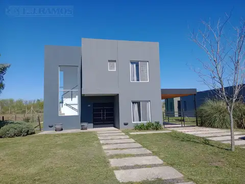 Casa en  Venta SAN SEBASTIAN Área 10 al verde APTO CREDITO MB