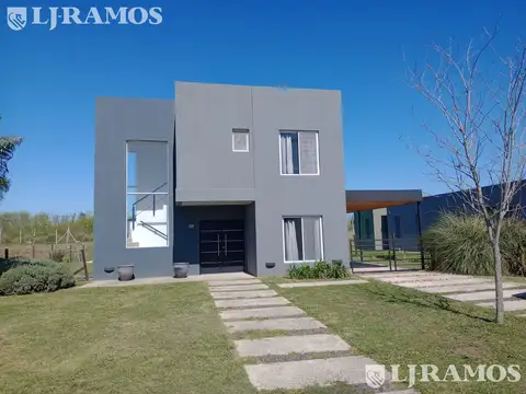Casa en  Venta SAN SEBASTIAN Área 10 al verde APTO CREDITO MB