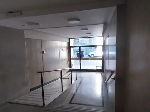 Av Brasil 800, Piso 2