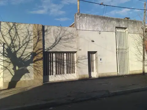 CASA DE 2 DORMITORIOS ARROYITO