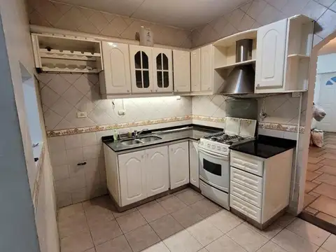 Depto Tipo Casa 3 ambientes con 2 baños