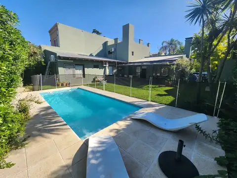 B° Santa María (Paraguay 999) - Casa 3 Dormitorios + Estar / Escritorio, galeria, parrilla, pileta. (Fin de año y 1er Q.Enero)