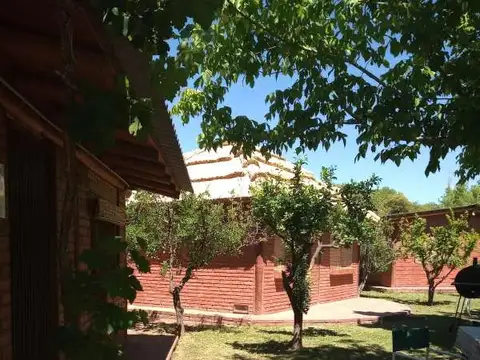 COMPLEJO DE CABAÑAS 4 CAB + VIVIENDA EN VENTA EN SAN RAFAEL MENDOZA