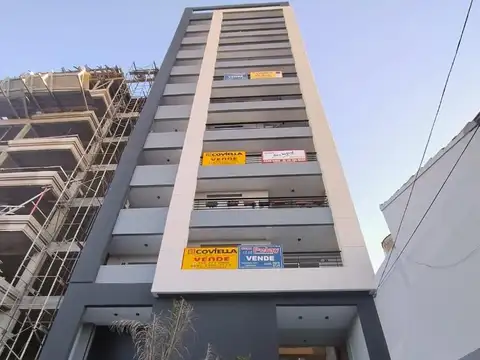 Eva Peron 1500, Piso 7°