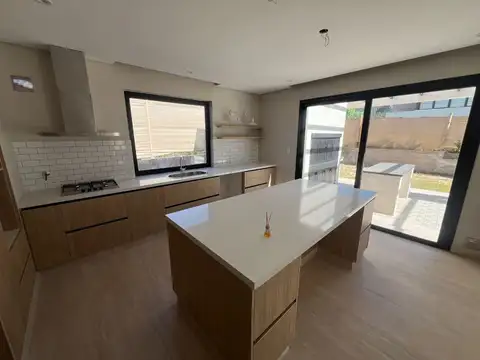 Casa en Venta en El Challao, USD 420.000