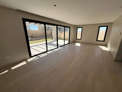 Casa en venta a estrenar en Mendoza Norte Country