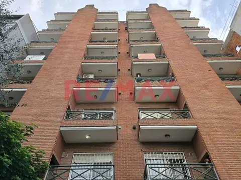 VENTA DEPTO 2 AMB CON PARRILLA CASTELAR NORTE