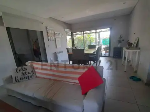 Mitre 1300, Piso 0