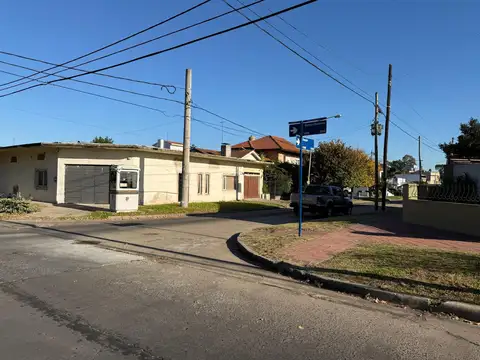 Temple  al 1800, Esquina Virrey Cisneros