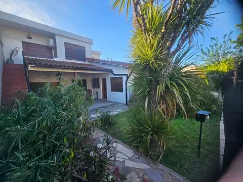 OPORTUNIDAD. Casa + lote en venta