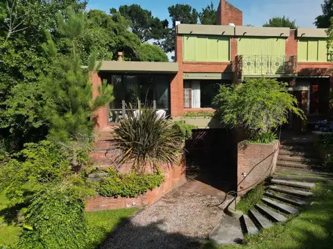 Venta Casa 5 ambientes - Carilo