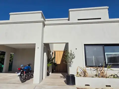 Venta Casa, 6 dormitorios,  Nordelta, Carpinchos, a estrenar.